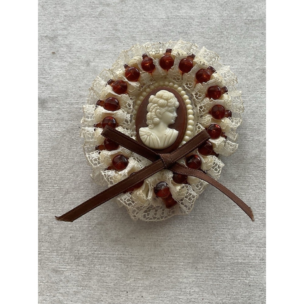 Vintage handmade cameo pin brooch Crochet Boarder Estate Jewelry